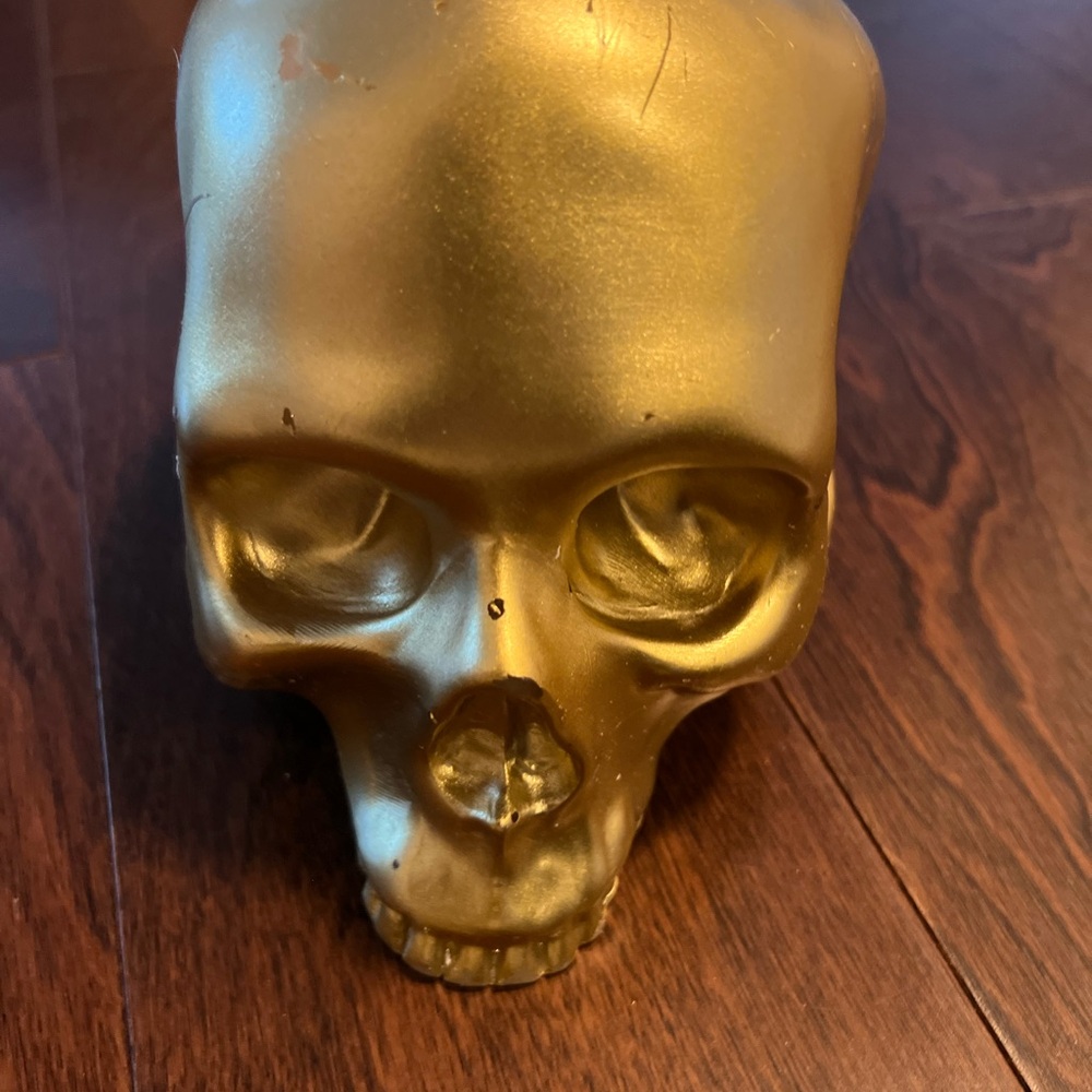 DL1961 Large Gold Skull Candle